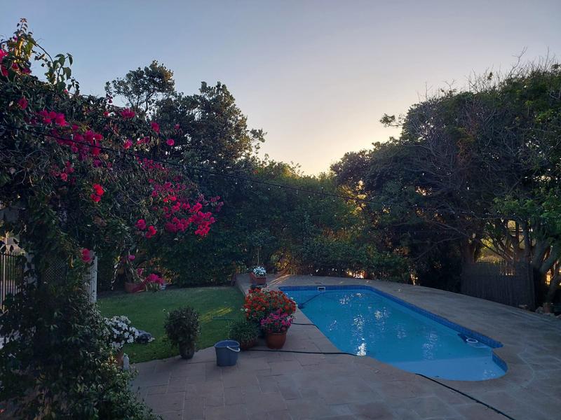 4 Bedroom Property for Sale in Clovelly Western Cape